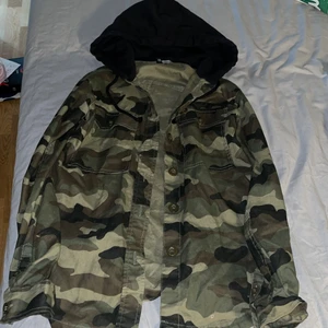 Fin stile  - Bra skick Frakt frit och coolt skriva privat för frågor 