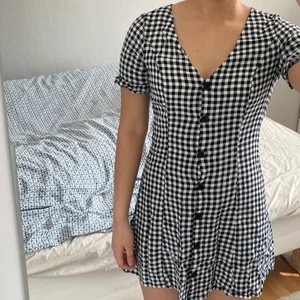 Klänning H&M - Klänning med rutor från H&M Strl: 36