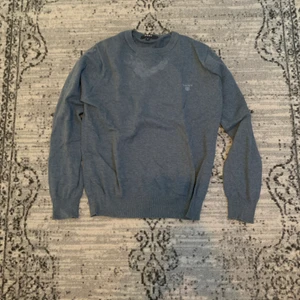 Gant tröja - Blå/grå gant tröja. Köpt på second hand för ett tag sedan, inte använd på länge. 👕🪙