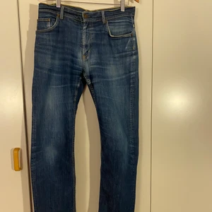 Gant Jeans - Vintage Gant jeans i väldigt fint skick, rak passform väldigt lik Levis 501, W33 L34 men skulle säga att de passar mer likt W32 L33