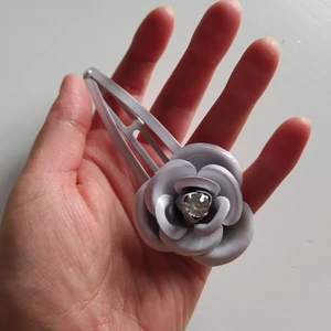 Stort hårspänne - Inget att anmärka på. Frakt endast 12:-