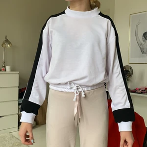 Sweatshirt! - Knappt använd🥰