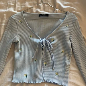 Kofta med blommor - Superfin, knappt använd