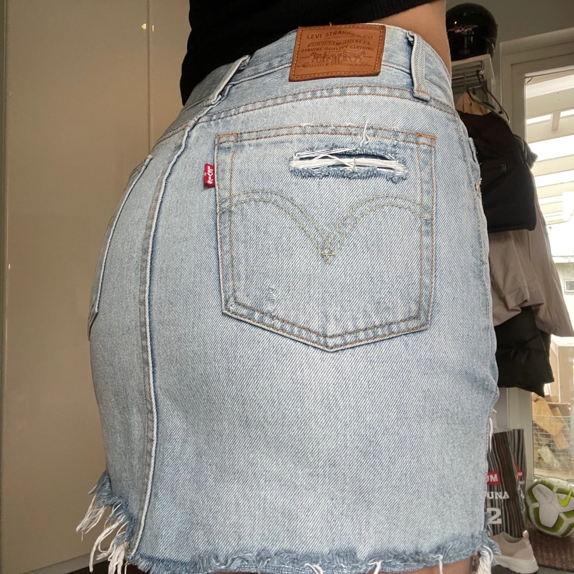 Levis jeans kjol i storlek 24