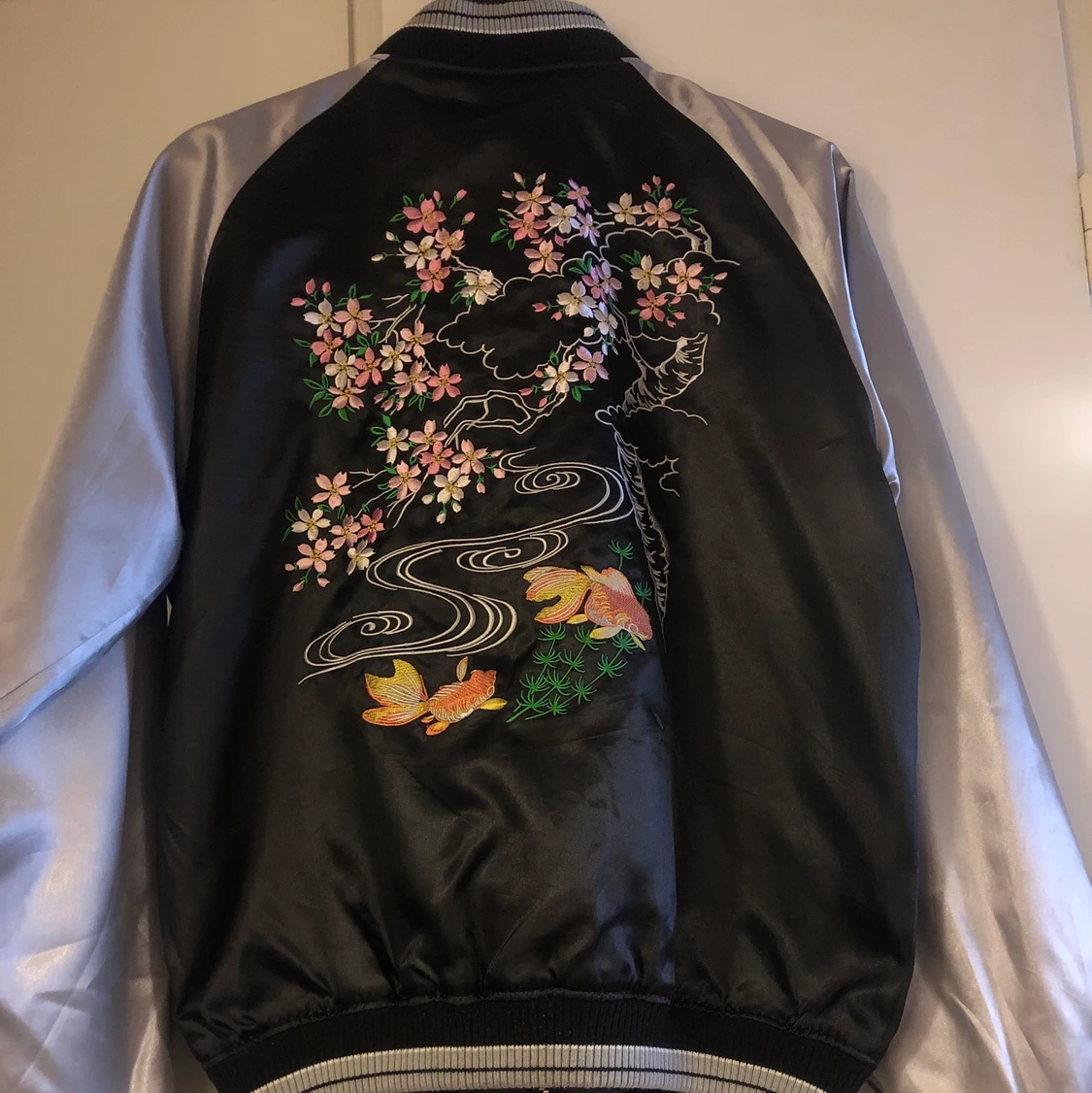 Basebolljacka i Satinlook - 91