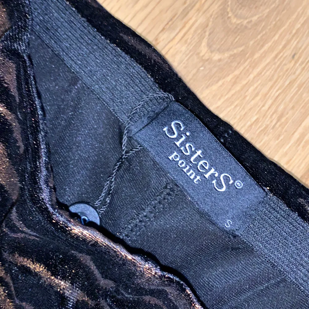 New! Velvet tiger pants size small🔥😻. Jeans & Byxor.