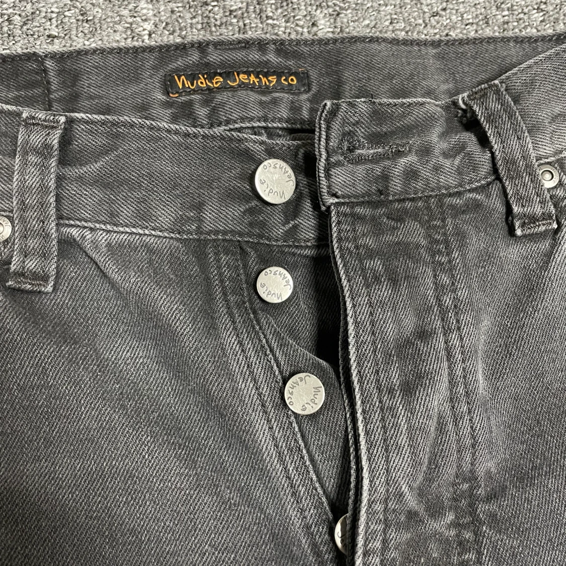 Nudie Jeans ljust svarta - 90