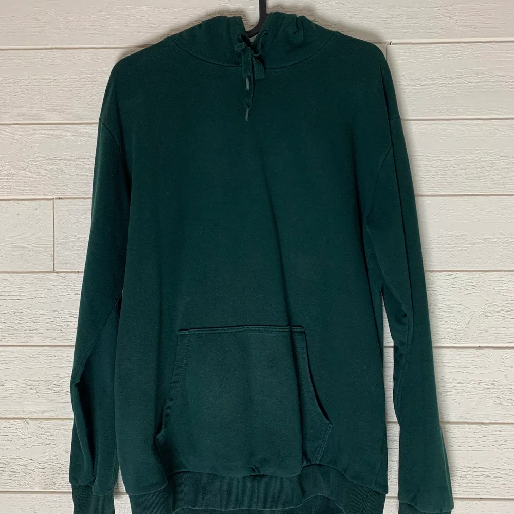 Grön hoodie från Cubus storlek xs. . Tröjor & Koftor.