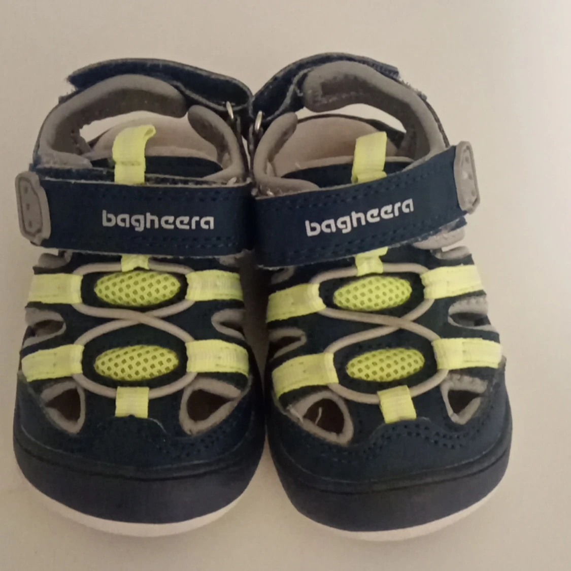 Barnskor i storlek 20 