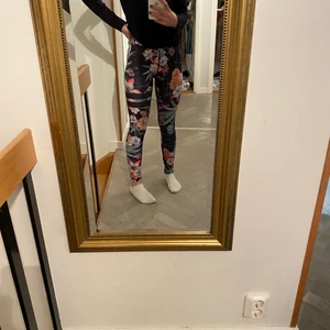 Stronger tights (jungle fusion) - Unik modell säljs inte längre, xs/s 💗