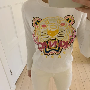 Kenzo tröja  - XS, Vit, jättefint skick, använd fåtal gånger 