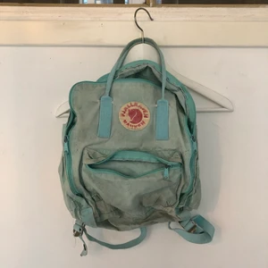 Fjällräven kånken - Väldigt sliten men cool vintage kånkenrygga från fjällräven