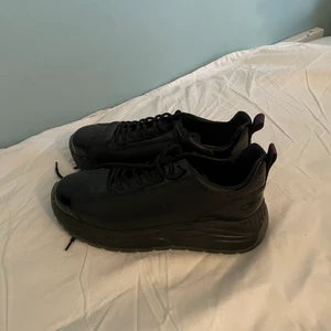 Eytys X HM sneakers - Svarta chunky sneakers i orginal skick från HM X eytys, endast använda typ 2 ggr. Strl 41