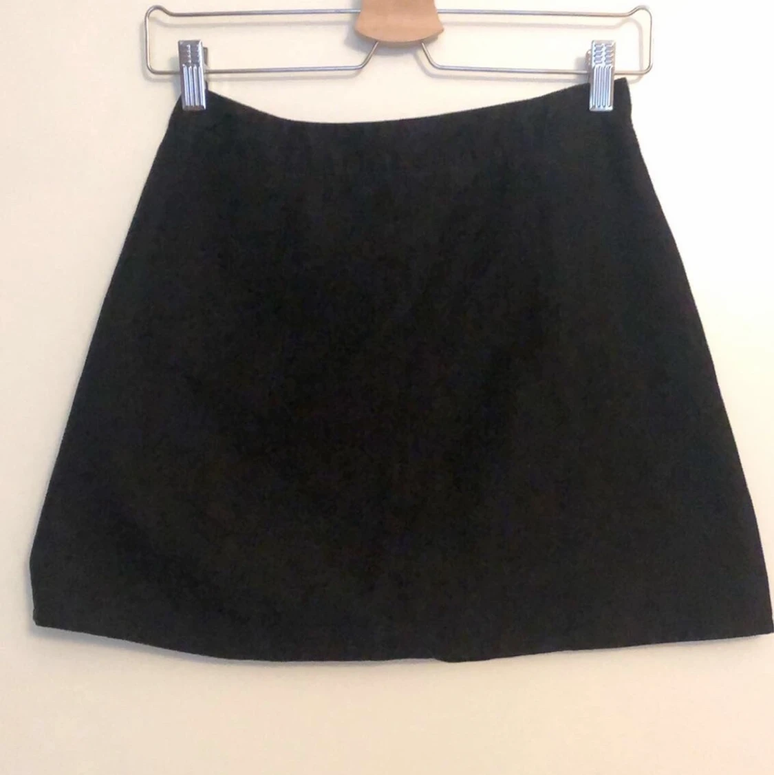 Svart kjol från H&M - 90