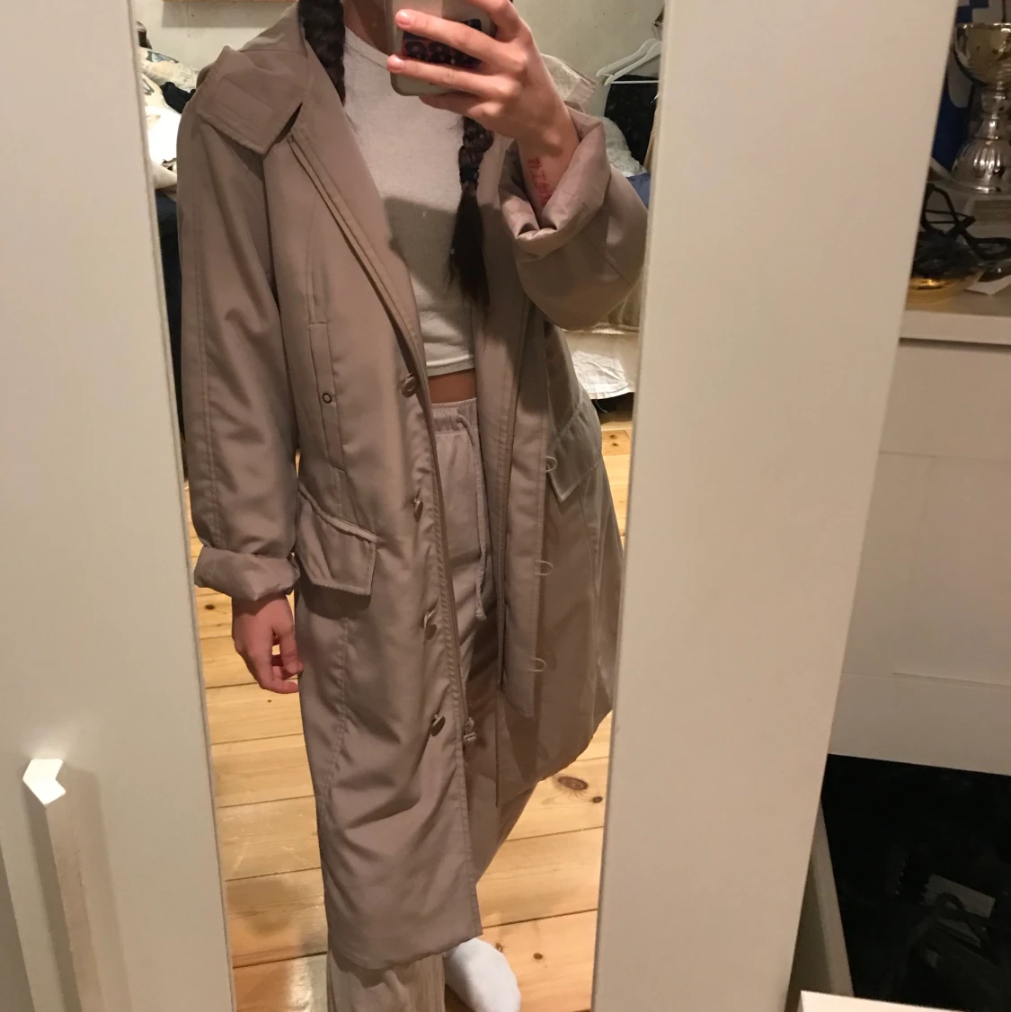 Detaljerad vårkappa - 90