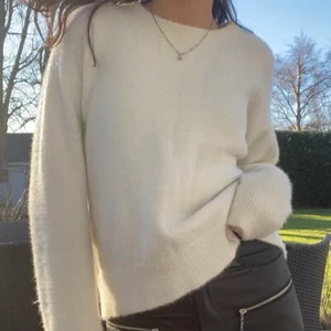 Stickadtröja - Köpt från H&M, storlek S