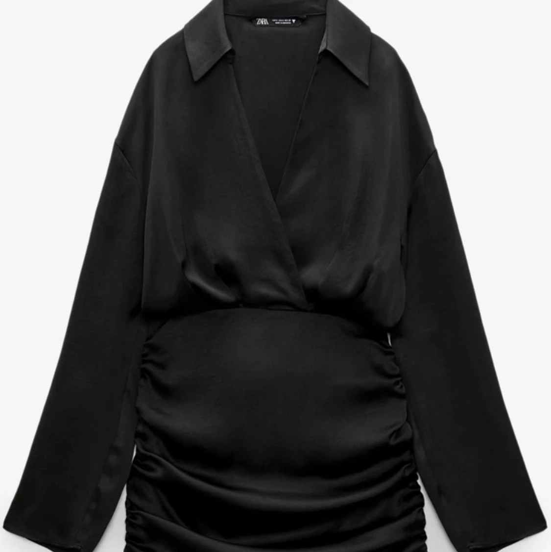 Helt ny oanvänd satinklänning från zara - 90