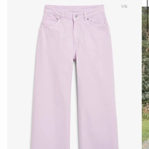 Yoko Jeans - Ett par Yoko jeans i färgen lila. Använda kankse en gång, är i väldigt fint skick. Storlek 26 och kostar 200 + frakt (pris kan diskuteras). Tar inte ansvar för postens slarv💕 (Lånad bild)