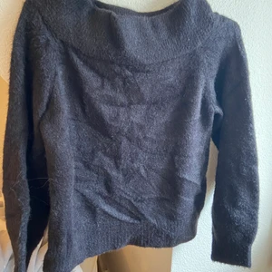 Stickad tröja - Svart stickad tröja, 50 kr!+frakt