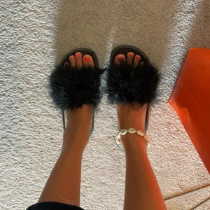 Tofflor - Tofflor i storlek 37. 1 par för 90kr 2 för 150kr (+ frakt)