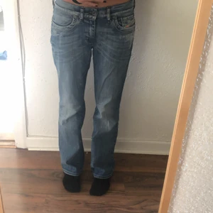 Jeans - Jag är 170.