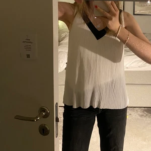 Topp - Superfin topp som passar perfekt till sommaren🤍