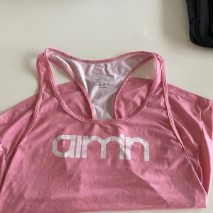 Linne från AIMN - Linne från Aimn i Strl S, använt men i gott skick 