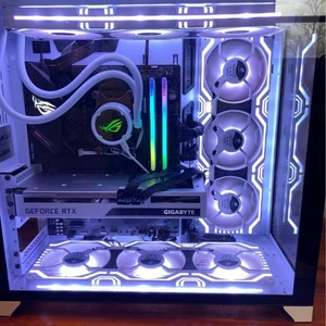 Gaming dator säljes! - Hej! Säljer sonens gaming dator för att få han att satsa på skolarbete istället😁, säljer hela datorn för 12,000 Kr. Du kan meddela mig på plick för specifikationer! 🙌 Bjuder så klart med fri frakt 🚚 