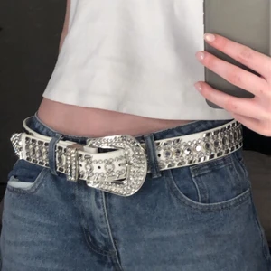 Bälte🤍 - Vitt bälte, 80kr, som ny🤍. Kan skickas omgående Kontakta vid frågor & intresse