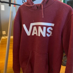 Vand hoodie - Hoodie från Vans i bra skick✨