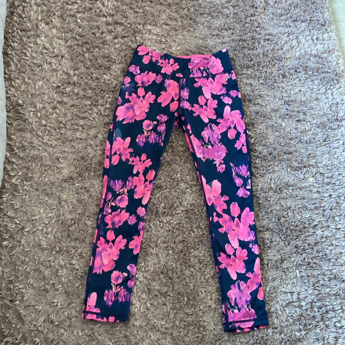  Ett par träningsbyxor  - 90