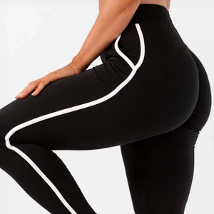 Stacci athletics - Stacci athletics collection Rhea av Linn Löwes. Sparsamt använda. Supersköna båda till träning och lounge. Beställde fel strlk. Ord. Pris 595kr