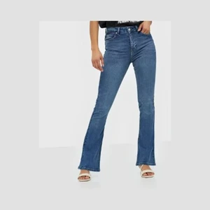 Flare jeans - Flare jeans från Gina tricot