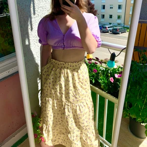 Kjol - Jättefin sommarkjol från Monki! Luftig och skön!