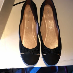 Ballerina  - Hej fina här har du nya och fräscha ballerina som köptes igår hur snygga som helst, ville jätte gärna behålla dom men tyvärr så passar dom inte plus så sitter dom perfekt på fötterna en underbar sommarkänsla som kostade 500❤️❤️🥰