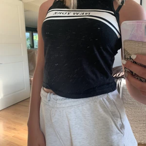 Fin men har används mycket men inget som syns  - Den är ganska använd men är tunn och sval men inte genomskinlig 