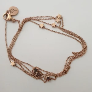 EDBLAD långt halsband i roseguldpläterat stål - 70 cm långt, kan användas i lager eller som det är. Aldrig använt. 