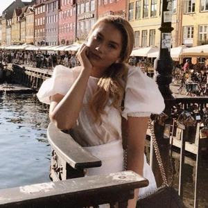 Gina tricot topp - Topp/blus från Gina tricot i storlek 34, aldrig använd och bilderna är lånade av Lovisa Barkman 💗