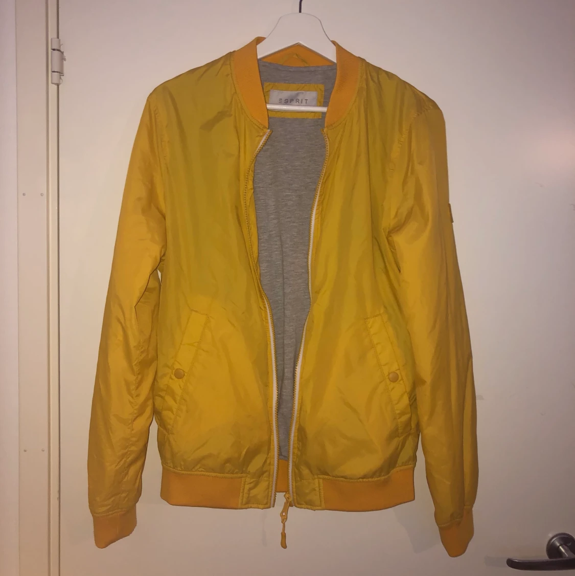 Gul Jacka från Espirit