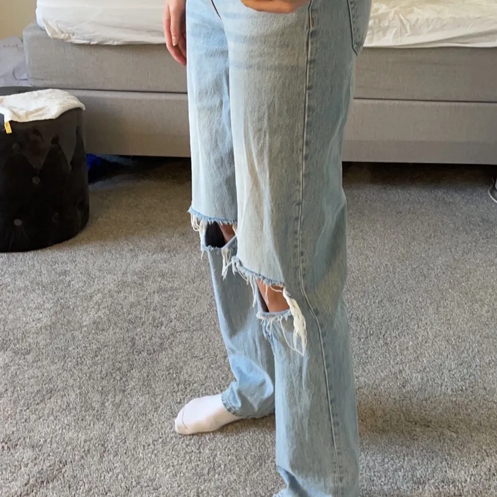 Fina populära jeans från Gina, använda fåtal gånger och är i bra skick. Frakt tillkommer . Jeans & Byxor.