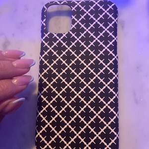 Helt nytt malene birger skal - Jag säljer mitt malene birger skal, köptes idag. Men ångrade mig. Så helt nytt. För iPhone 11 