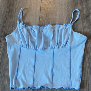 Blått linne - Gulligt blått linne som knappt är använt💙säljer för 60 kr+frakt