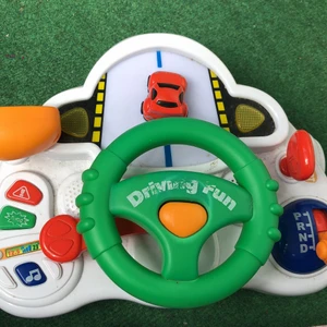 Leksak -  En jättefin och practice full leksak den är lite använd och behöver batterier men annars funkar den helt fel fritt rekommenderas för småbarn 