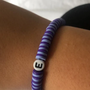 Purple light - Hej! Denhär kostar 10kr, 5kr frakt 🚚  Man kan välja bokstav behöver inte just vara ”E”