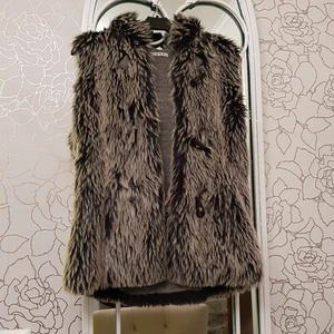 Väst stl 40  - En härlig bäst i storlek 40 märke. ICHI