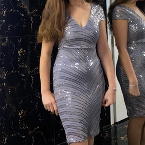 Klänning - Storlek S-M. Endast använd en gång! 