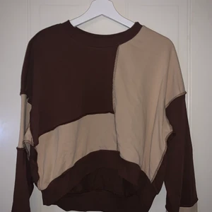 Crewneck sweater från Monki - Jag säljer denna snygga tröja i storlek S plagget har tyvärr aldrig kommit till användning därmed så är den i nyskick 