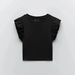 Svart topp - Svart zara topp, slutsåld, använd få gånger lägger ut igen pga oseriös budgivning