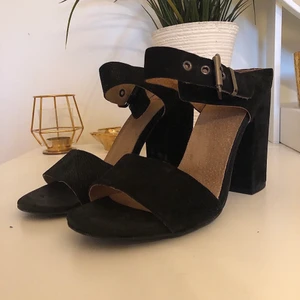 Skor - Säljer mina K.cobler klackar, 10 cm klack