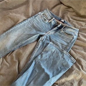 Crocker jeans  - Säljer dessa bootcut jeans från crocker! Köpta här på plick men var tyvärr för små för mig 